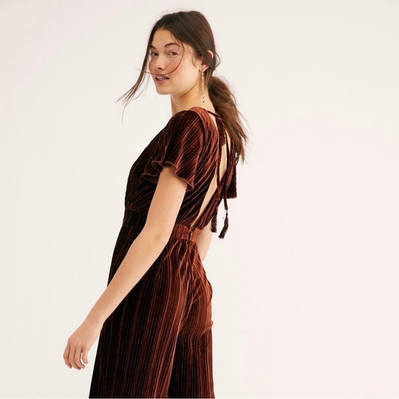 NWT Free People MINKPINK Lex Velvet Ribbed Jumpsuit in Sky, Size XS - Picture 3 of 9